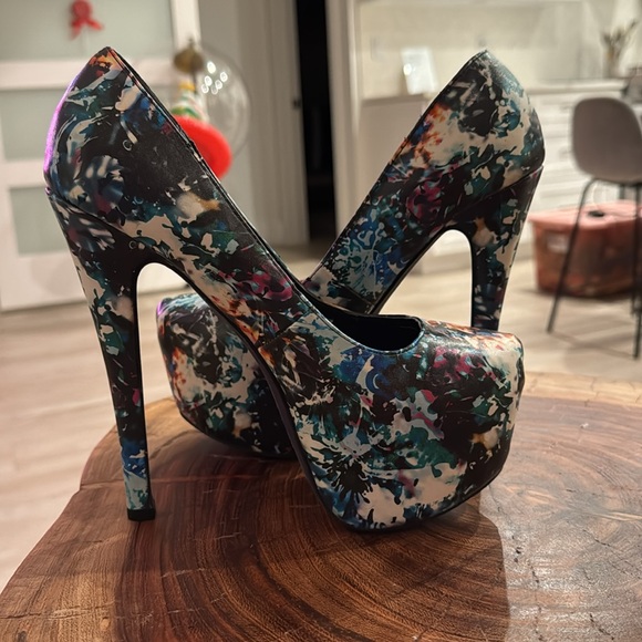 Colorful pumps - Picture 2 of 3